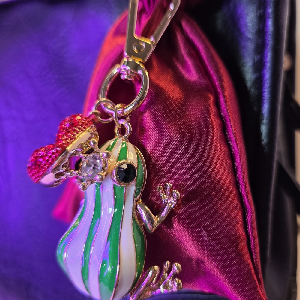 Frog and Lips Keychain/Bag Char...NEW - Picture 2 of 4